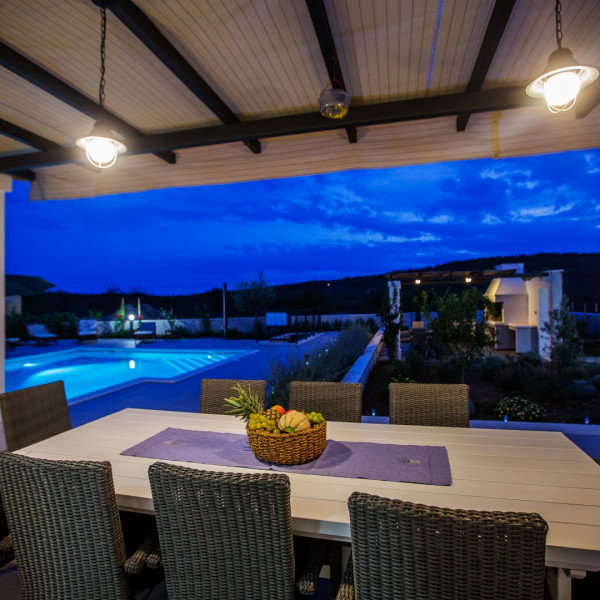 Villa Giove, Villa Giove, Solta, mit beheiztem Pool, nahe dem Meer Grohote