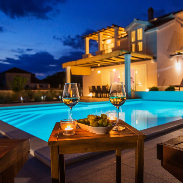 Villa Giove, Villa Giove, Solta, mit beheiztem Pool, nahe dem Meer Grohote