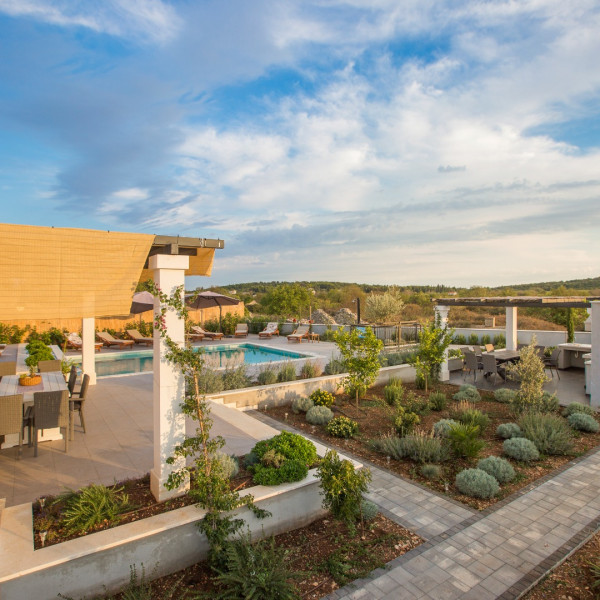 Villa Giove, Villa Giove, Solta, mit beheiztem Pool, nahe dem Meer Grohote