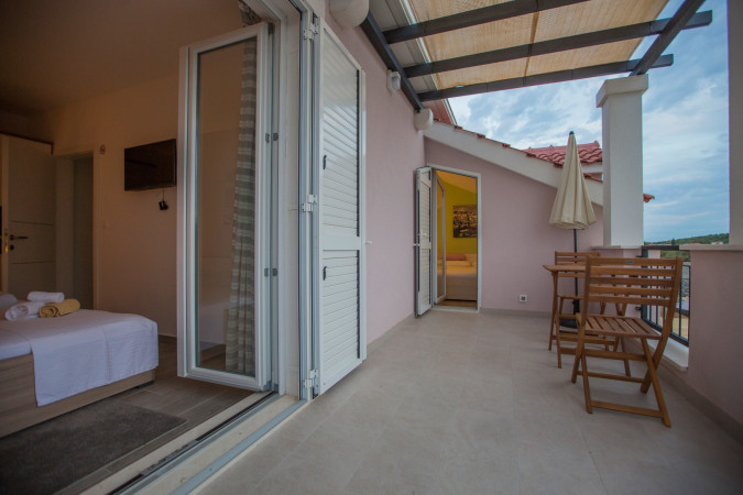 Villa Giove, Solta, mit beheiztem Pool, nahe dem Meer Grohote