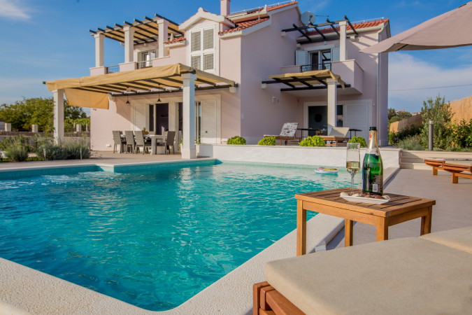 Villa Giove, Solta, mit beheiztem Pool, nahe dem Meer Grohote