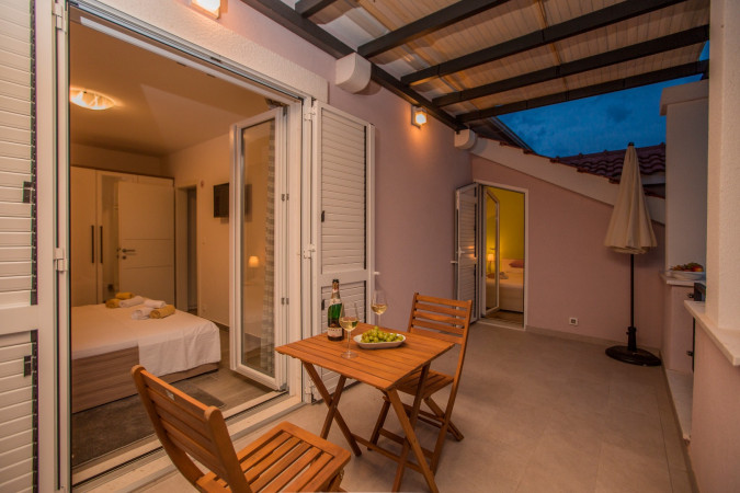 Villa Giove, Solta, mit beheiztem Pool, nahe dem Meer Grohote