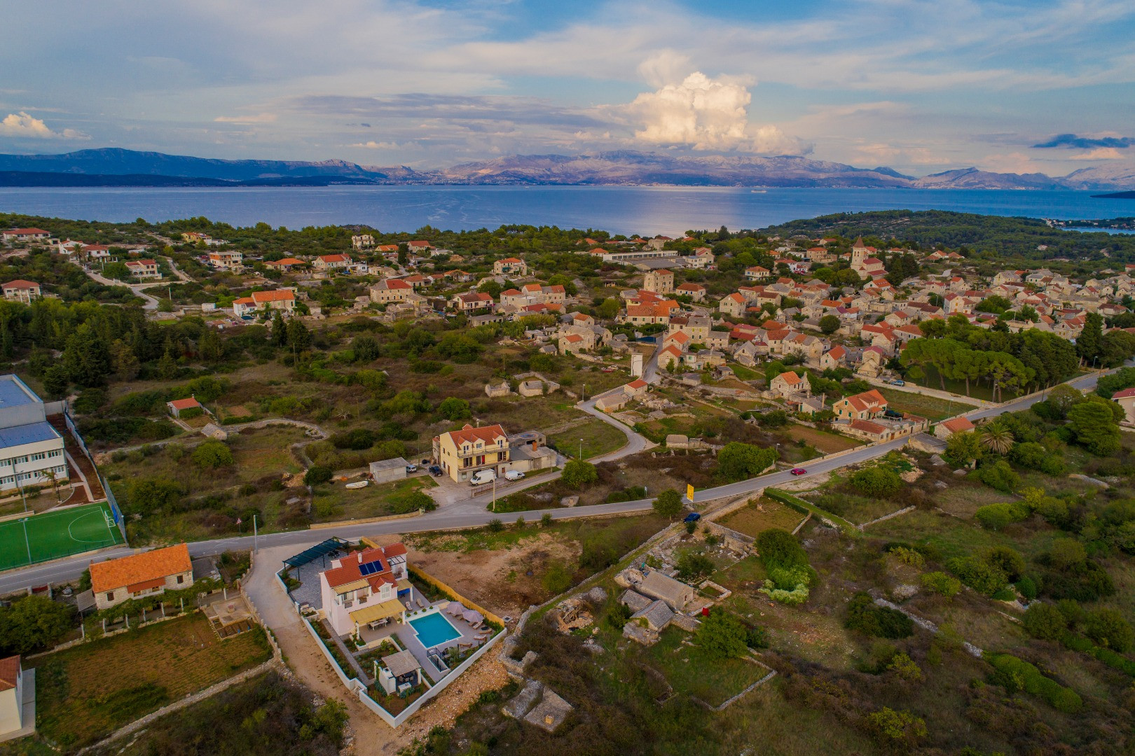 Villa Giove - Your home away from home, Villa Giove, Solta, with heated pool, near the sea Grohote