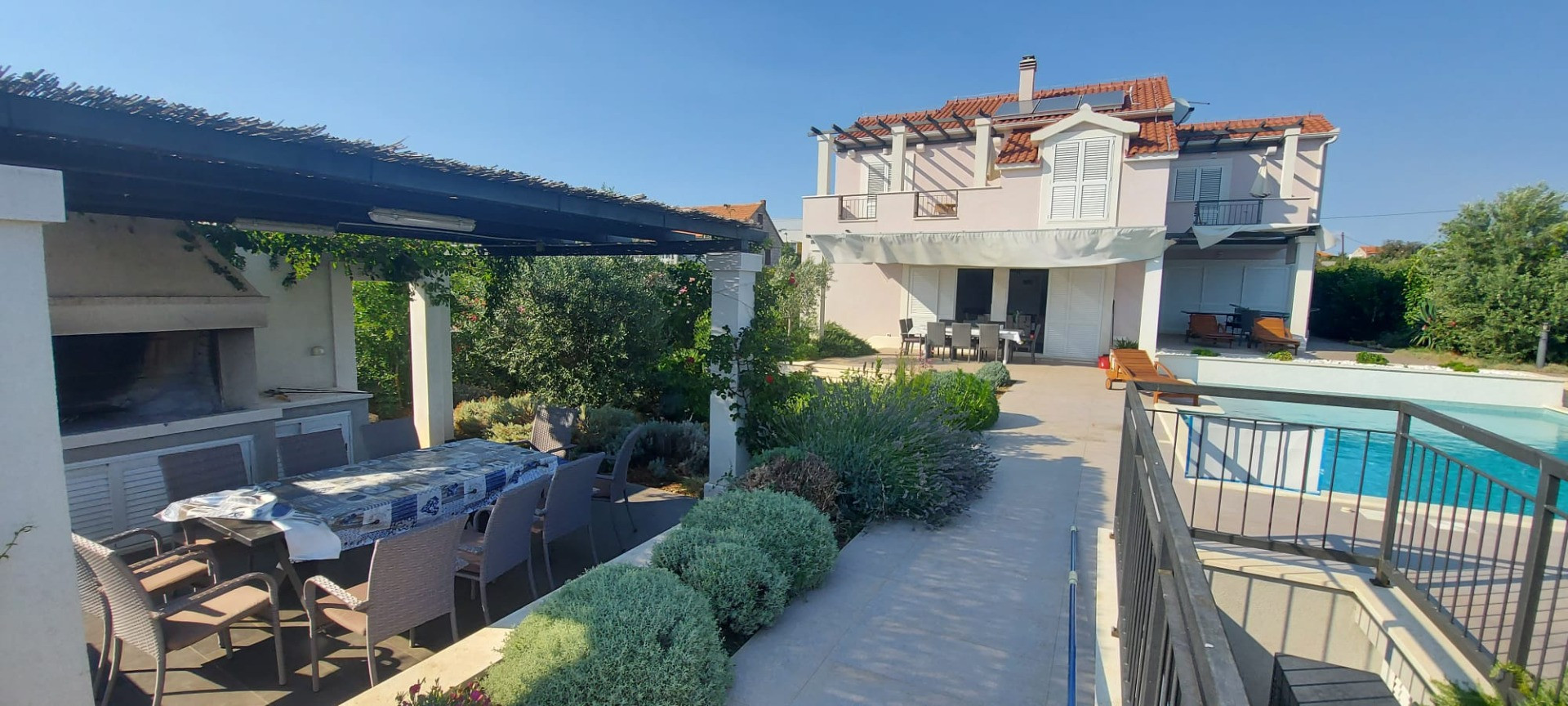 Villa Giove - Your home away from home, Villa Giove, Solta, with heated pool, near the sea Grohote